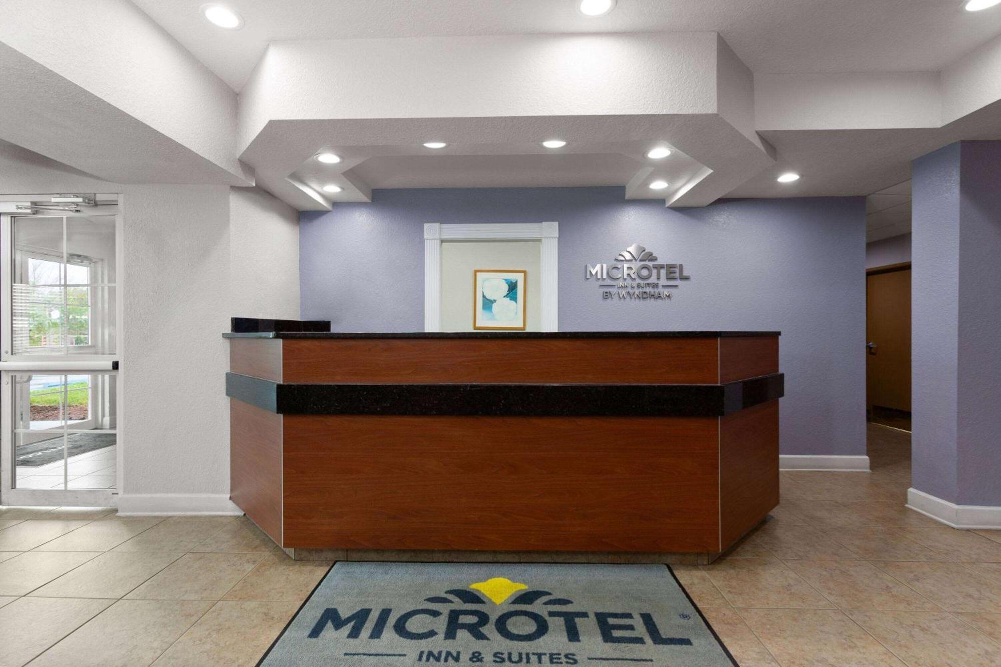 Hotel Microtel And -