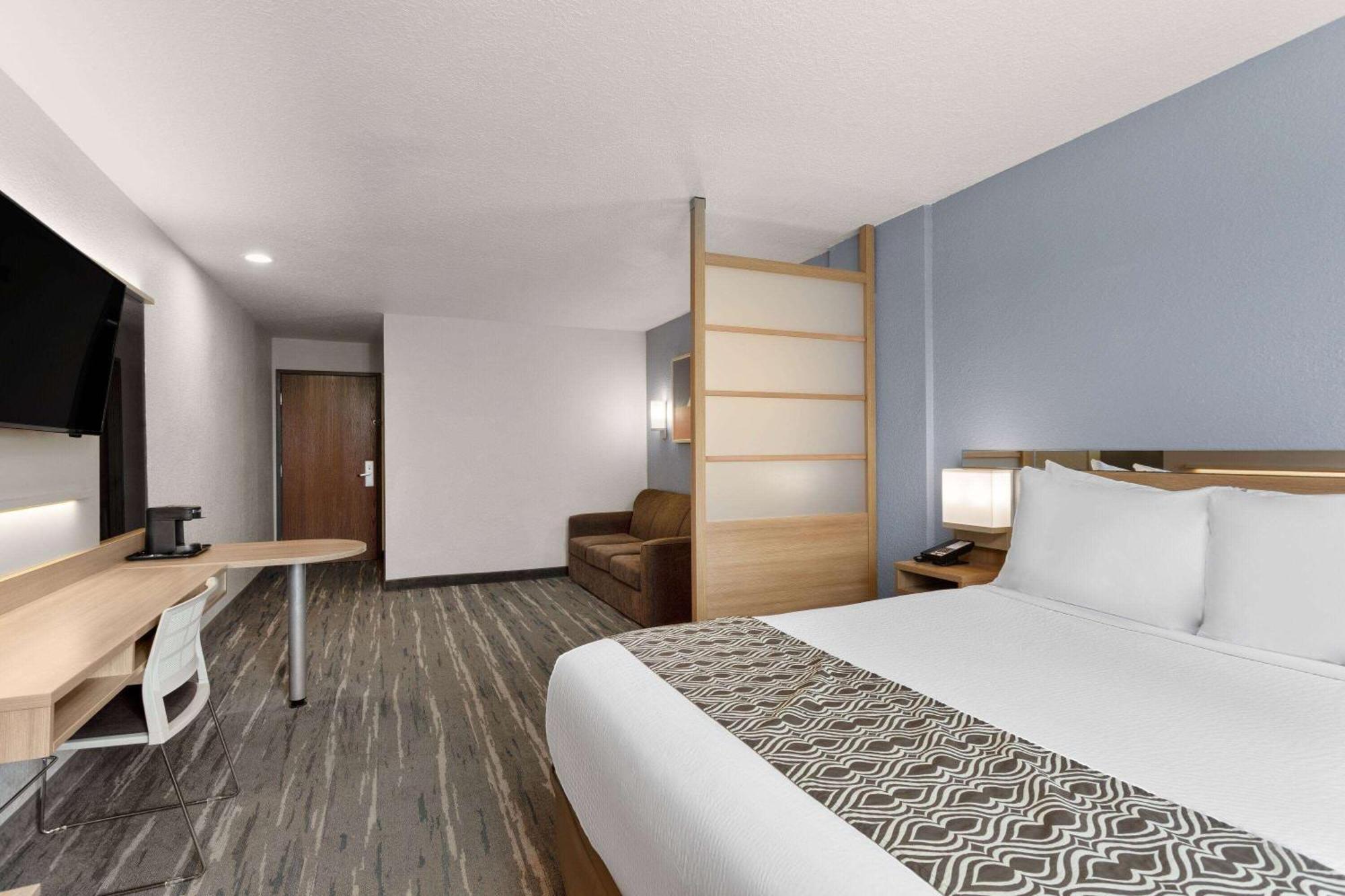 Hotel Microtel And - Zephyrhills