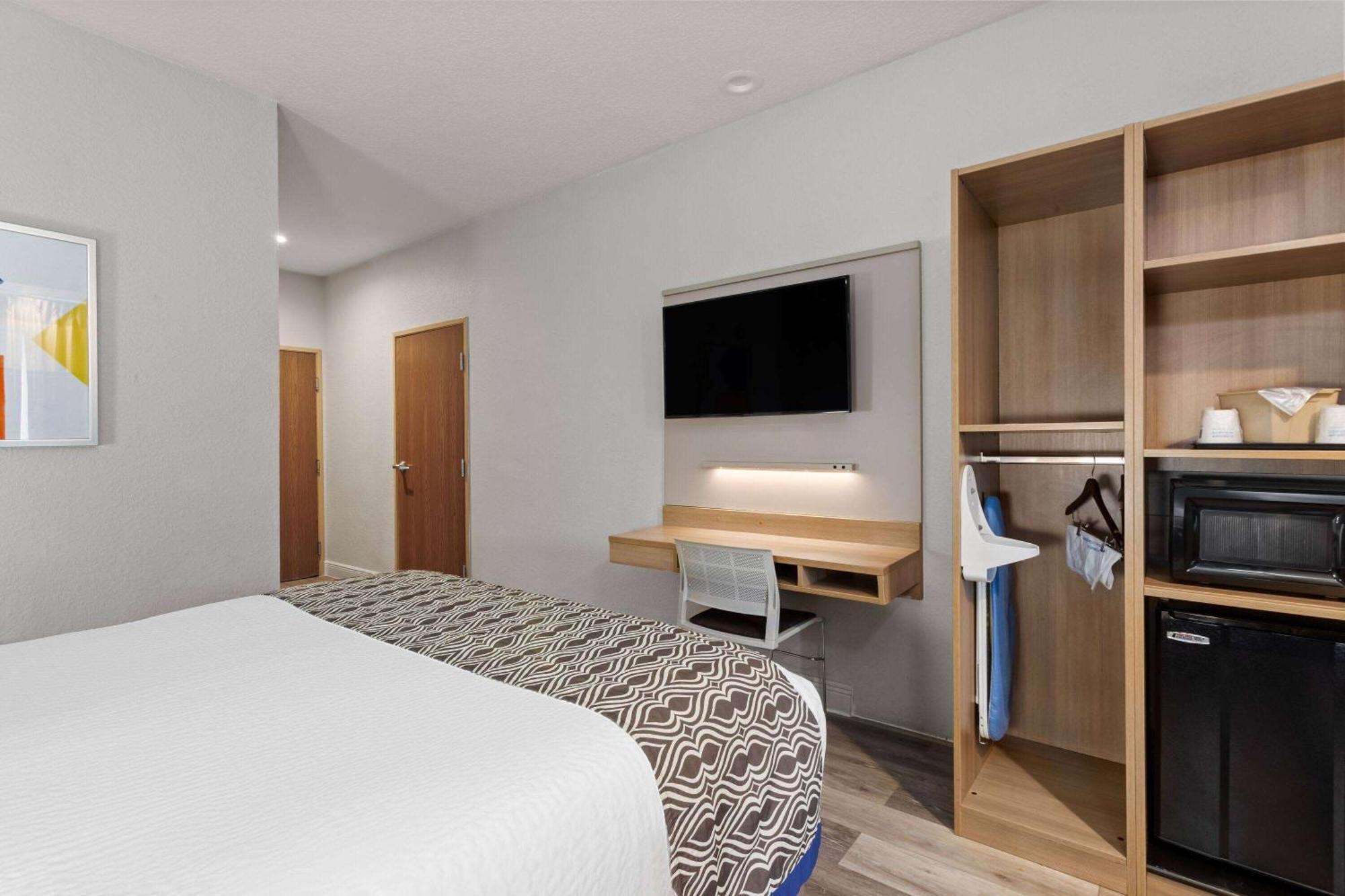 Microtel And - 2* Zephyrhills