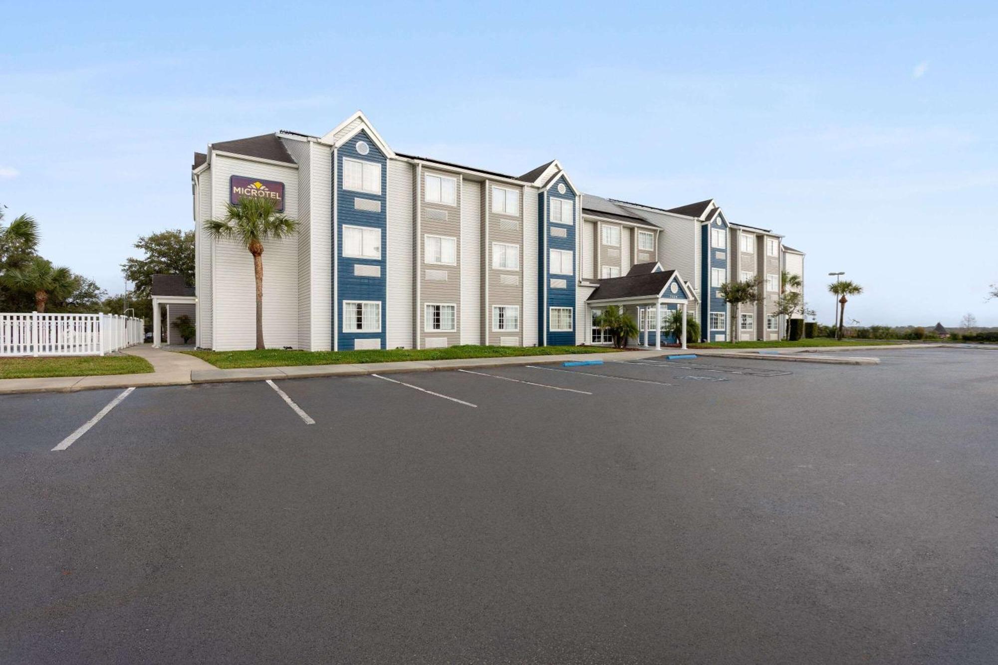 Hotel Microtel And -