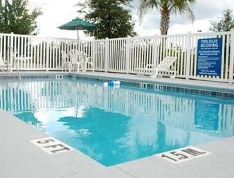 Hotel Microtel And -